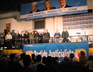PJ - acto en el Cub Sarmiento cierre de campaña elección provincial (3)