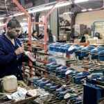 La actividad económica cayó por segundo mes consecutivo y se profundizó el retroceso industrial