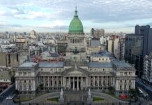 Milei convocó a sesiones extraordinarias y envió al Congreso su paquete de seis reformas clave