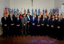 Milei se reúne con los gobernadores “dialoguistas” tras las legislativas: Llaryora, entre los convocados clave