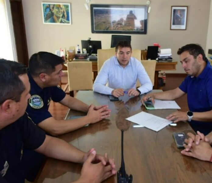 La Cumbre - reunión con la policía
