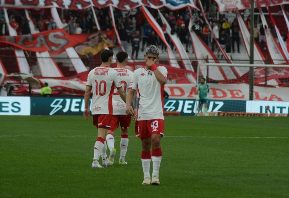 Huracán le ganó a Platense y mantiene viva su ilusión de ser el campeón ...