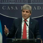 Caputo reconoció que la economía desaceleró y atribuyó la suba del riesgo país al contexto externo y a 2027