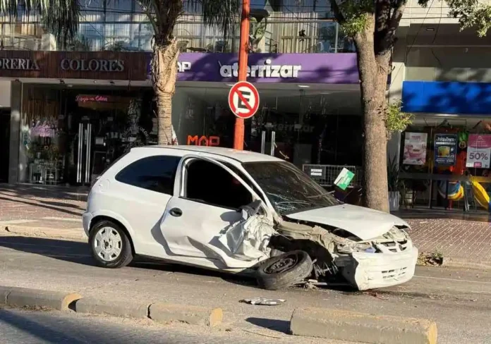 Accidente avenida Libertad - Foto Luis Tórtolo