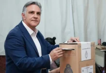 #Elecciones2025 | Llaryora votó en Córdoba y llamó a fortalecer una agenda productiva y federal