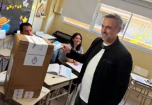 Mestre votó y llamó a participar “en un momento muy difícil para el país”