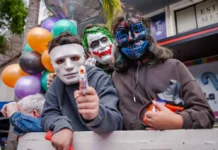 Villa Carlos Paz se viste de Halloween: desfile de disfraces en el centro de la ciudad