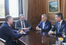 Tras reunirse con Santilli y Adorni, Llaryora pidió diálogo y marcó límites ante la reforma laboral