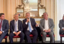 Llaryora en el Council of the Americas: “Es el momento de ponerse la camiseta de Argentina”