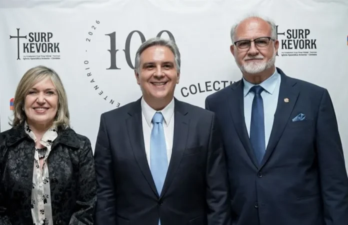 Llaryora participó de la gala centenario de la Colectividad Armenia de Córdoba