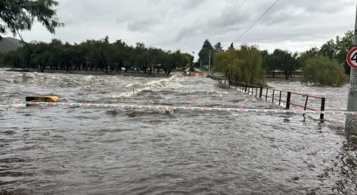 Río San Antonio - Creciente - Puente Terzi Playas de Oro