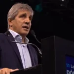 Caputo defendió el plan económico y anticipó un 2027 atípico: “La economía se va a llevar puesta a la política”