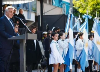 Llaryora encabezó el Día de la Bandera en Bell Ville y pidió “menos grieta y más acuerdos”