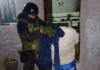 Allanamiento en barrio Colinas: dos detenidos acusados de vender drogas desde una vivienda