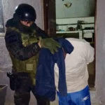 Allanamiento en barrio Colinas: dos detenidos acusados de vender drogas desde una vivienda