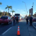 Operativo en Villa Carlos Paz: secuestraron una moto con pedido vigente y labraron 10 actas