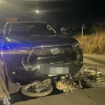 Choque entre una camioneta y una moto dejó un hombre herido en Villa Carlos Paz