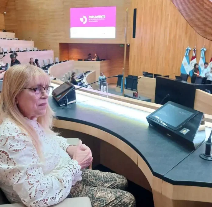 Cuesta Blanca - Gaitán en el Parlamento Provincial por los Derechos Políticos de las Mujeres (1)