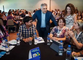 Córdoba Emprendedora: Llaryora anunció $1.000 millones en financiamiento y más espacios de comercialización