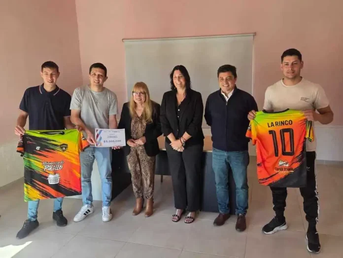 Entrega aportes Cuesta Blanca -