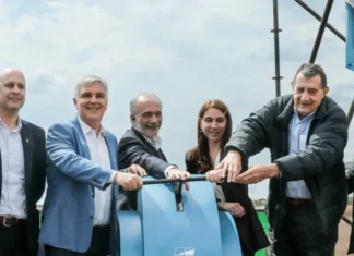 Llaryora participó de la inauguración del Parque Solar de Grupo Dinosaurio en Deán Funes