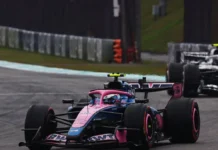Colapinto remontó desde el fondo y terminó 13º en una caótica carrera bajo la lluvia en Sepang