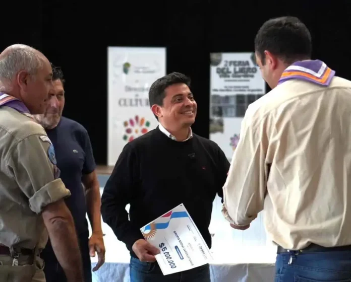 Fabricio Díaz - entrega aportes Punilla
