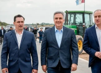 Llaryora inauguró un tramo de la Autopista 19 y destacó el empleo que genera la obra pública
