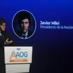 Milei calificó de “pelotudez” que los argentinos no lleguen a fin de mes y desató críticas de la oposición